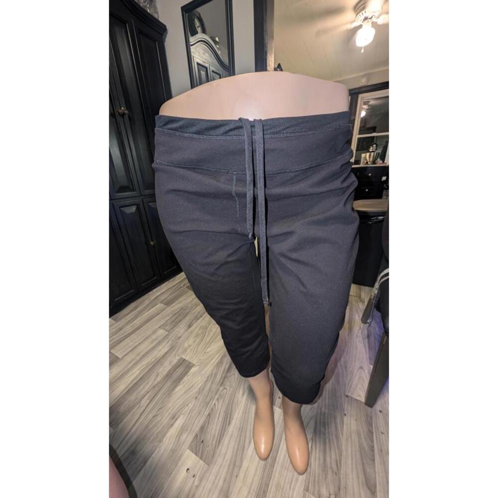 Danskin Now Black Capri Leggings – Size 3X (22W–24W)